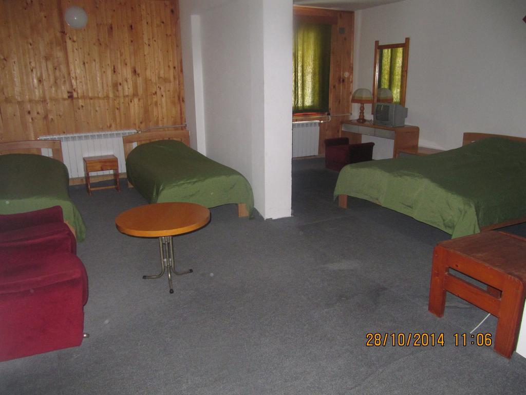 Kris Guesthouse Stoykite Luaran gambar