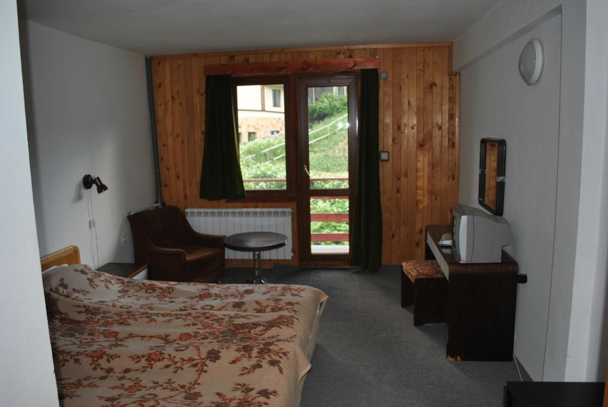 Kris Guesthouse Stoykite Luaran gambar